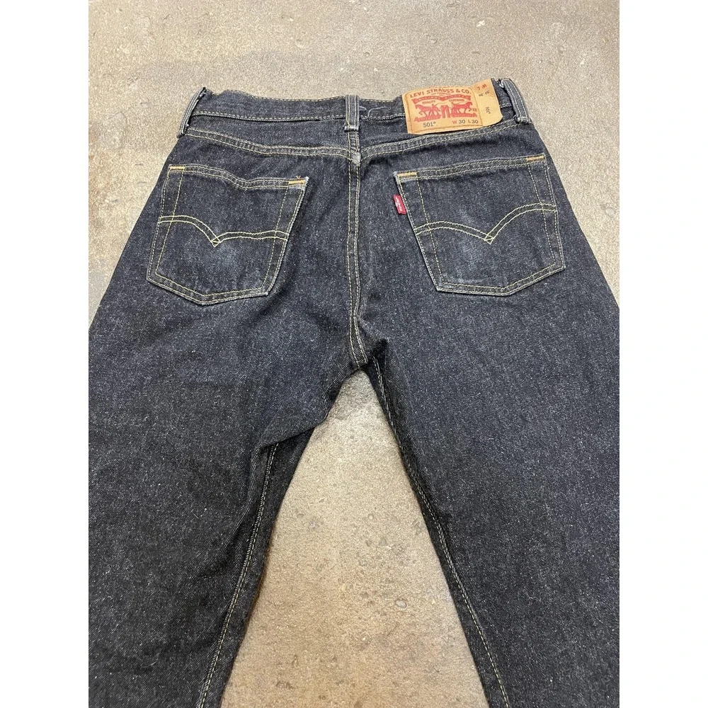 Levis 501 Jeans Mens 30x30 Dark Blue Denim Button Fly Straight Leg Shrink-to-Fit
